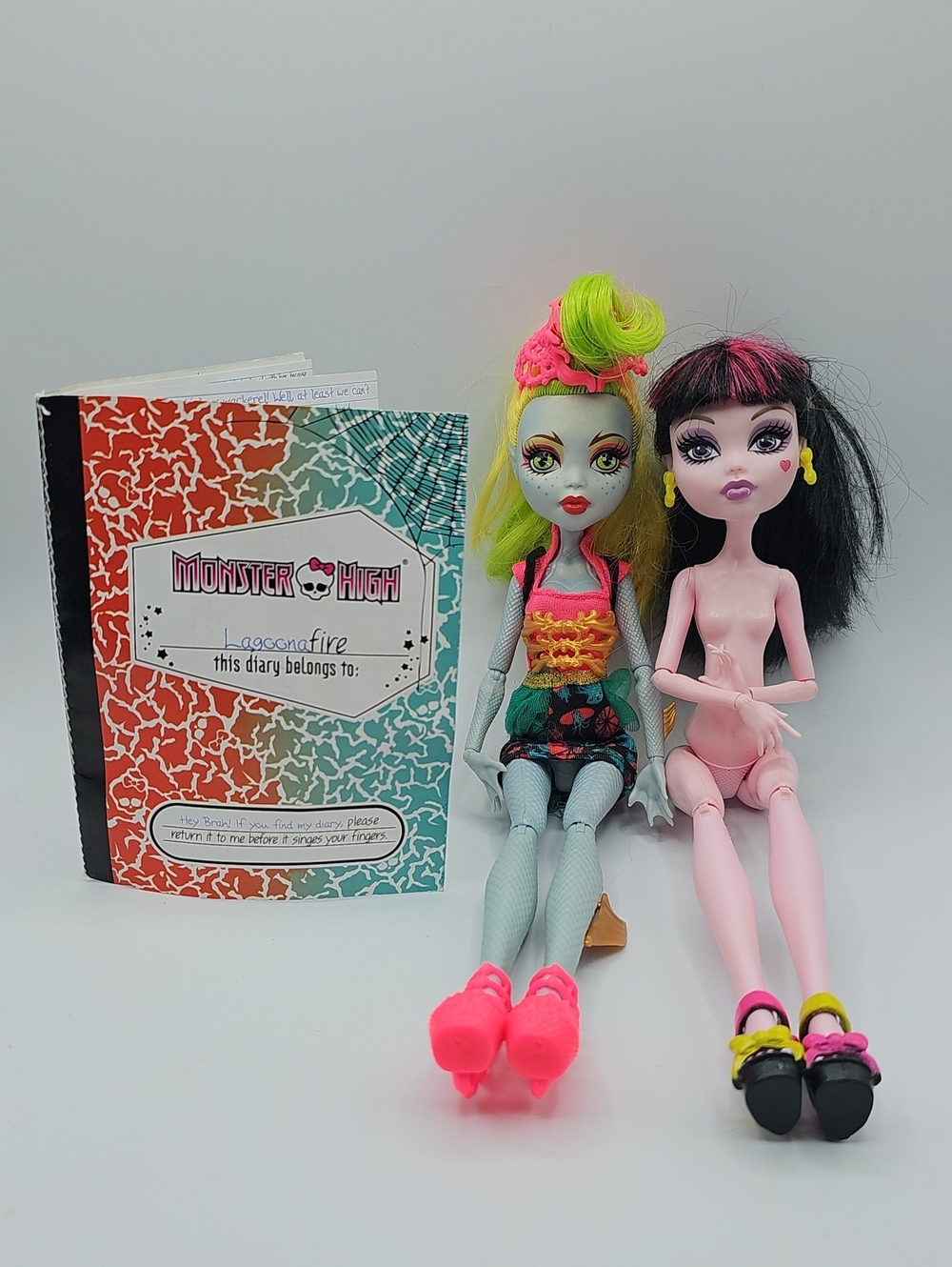 Monster High Freaky Fusion Lagoonafire No Tail/some Fins, Draculaura No Clothes